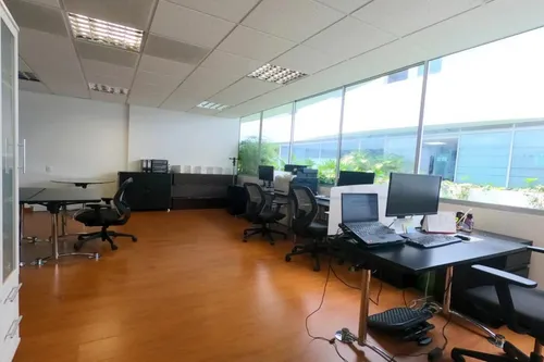 Oficina En Arriendo/venta En Chico Norte. Cod V1648