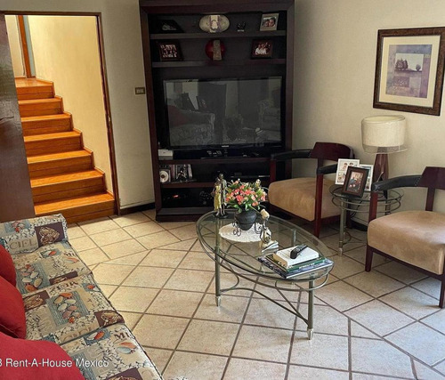 Casa En Venta En Ciudad Satelite Naucalpan De Juarez Gis 24-184