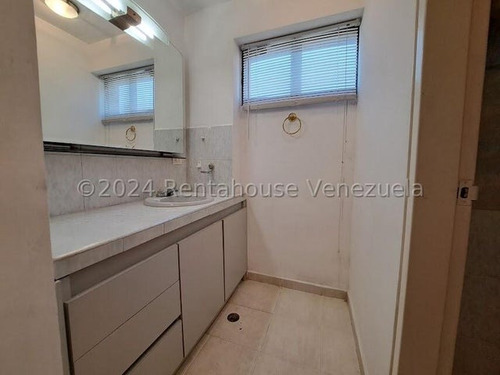 Apartamento Cómodo Y Amplio De 174,88 M2 En Zona Norte De Valencia 25-1807