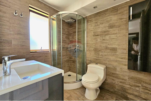 4 Dormitorios Amplios Y Renovado. Departamento