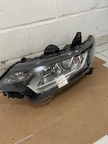 Farol Esquerdo Outlander 2016 17 18 19 20 Original Com Led (Usado)