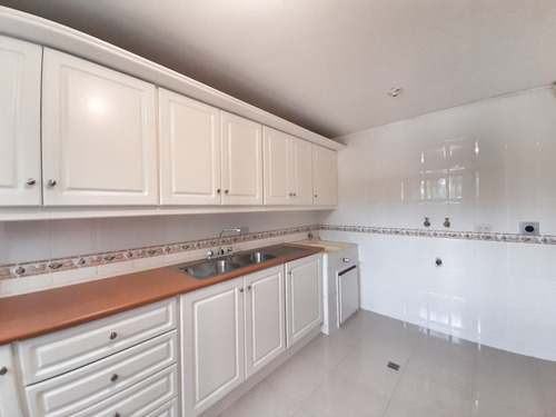 Arriendo Suit De 65m2 En El Primer Piso Ubicada A 30 Metro Del Mall El Jardín