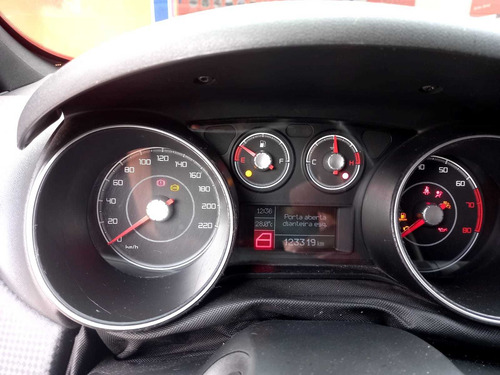 Imagem 3 de 10 de Fiat Punto 2014 1.8 16v Blackmotion Flex 5p