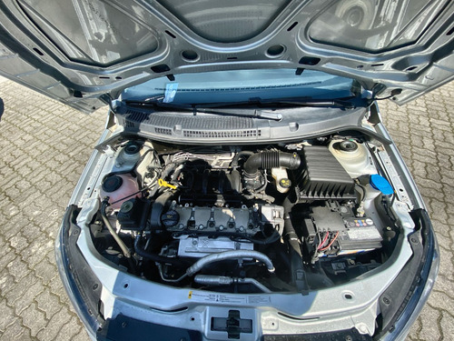 Volkswagen Voyage 1.6 Highline Mt