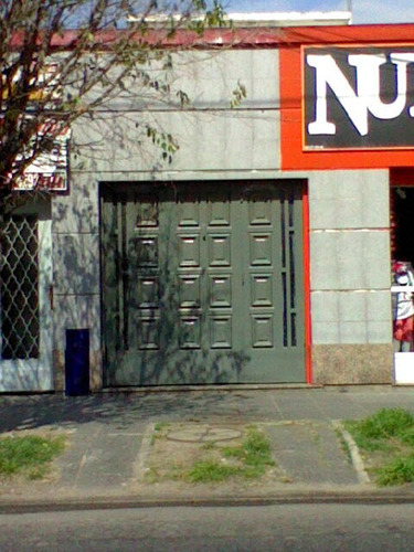 Imagen 2 de 8 de Local Con Baño Y Viviendsa De 2 Amb. Con Garage