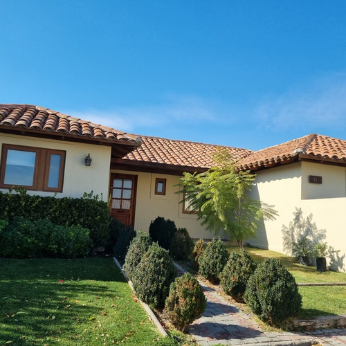 Cómoda Casa 160 Mts 1 Piso Piedra Roja