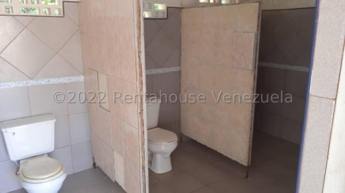 Imagen 5 de 22 de Excelente Centro Familiar Con Amplias Instalaciones. 04165613046 Cod Mls 23-8267
