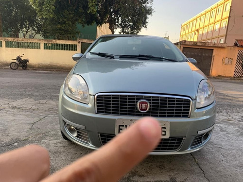 Fiat Linea 2012 1.8 16v Essence Flex 4p