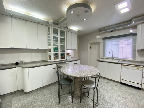 Imagen 7 de 12 de Se Vende Casa 650m2 4h+s/4b+s/4p Los Palos Grandes