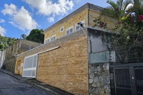 Casa En La Urbanización Prado De Este De 861.40²