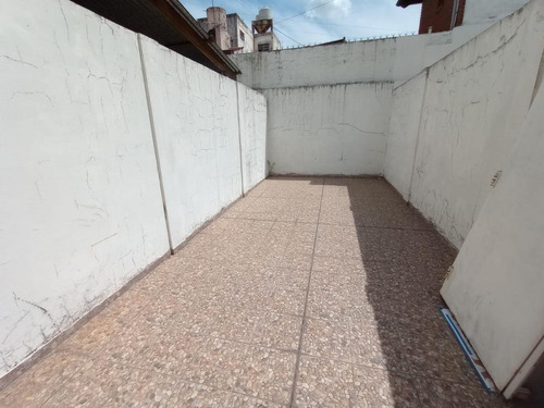 Imagen 4 de 9 de Local 50m² Cub. C/patio Excelente Estado - Ramos Mejia