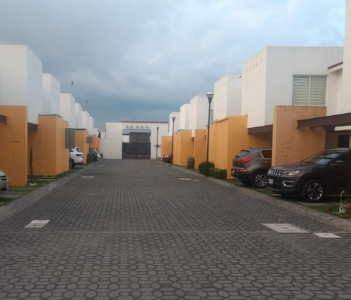 Bonita Y Amplia Casa En San Mateo Metepec, Excelente Oportunidad De Inversión -no Creditos- Agr