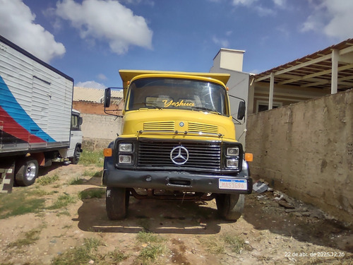 Caminhão Caçamba 6x4 Traçado Trabalhando