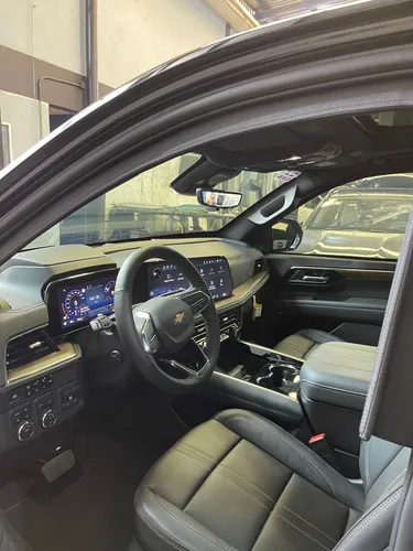 Chevrolet Suburban 6.2 High Country 4X4 At