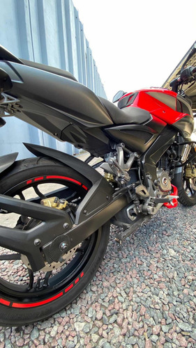 Bajaj Ns 200