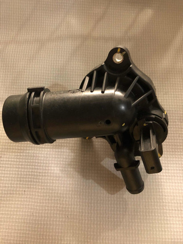 Toma De Agua Con Termostato 68217305ae Pacifica 17-19 3.6l (Usado)