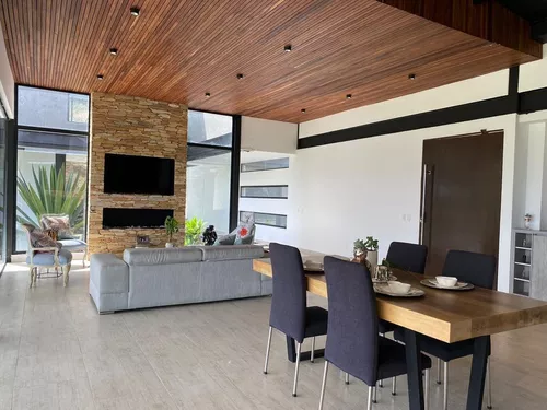 Encantadora Finca En Venta Llanogrande