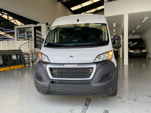 Peugeot Boxer 2024 Executiva 17 Lugares