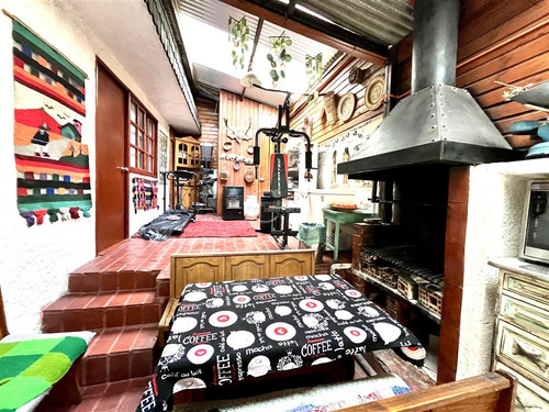 Casa En Venta De 5 Dorm. En Las Condes