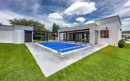 Terreno Plano En Venta En La Vista Residencial En Condominio Lomas De La Vista