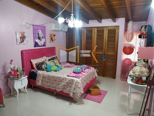 Imagen 8 de 11 de Quinta Ubicada En Lomas De Palmarito, Zona Exclusiva De Maracay / Mk Inmobiliaria Johnny C.