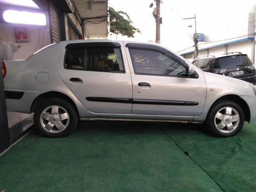 Imagem 11 de 14 de Renault Clio 2004 1.0 16v Authentique 5p