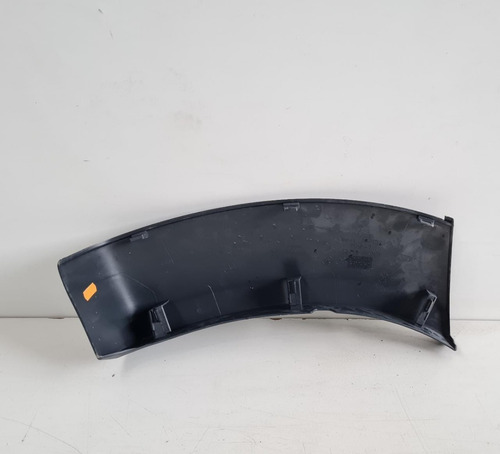 Imagem 3 de 9 de Moldura Parachoque Dianteiro Direito Hilux 2005 A 2011