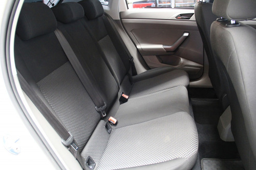 Imagem 9 de 14 de Volkswagen Polo 1.6 Msi Total Flex Manual