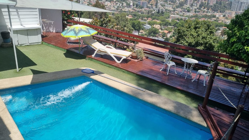 Se Vende Casa Con 2 Cabañas Ubicada En Sector Miraflores