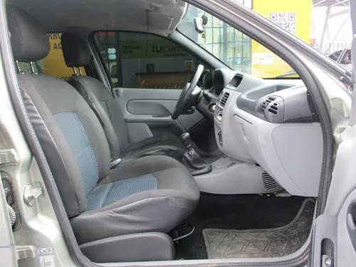 Renault Clio Style 1200cc Mt Aa