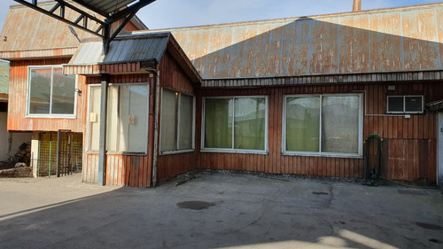 Arriendo Local Comercial En El Centro De Coyhaique