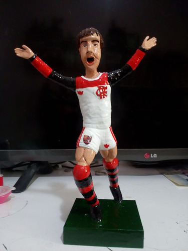 Boneco Zico Flamengo Campeao Mundial 81 Em Resina