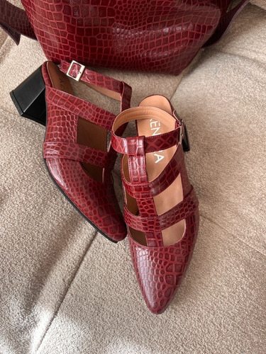 Stiletto Cuero Vacuno Croco Taco Mujer Hebilla Valentino