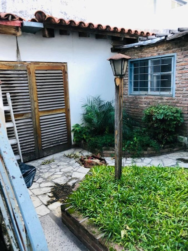 Imagen 17 de 20 de Casa En Venta De 4 Ambientes Con Cochera En Lanús Este
