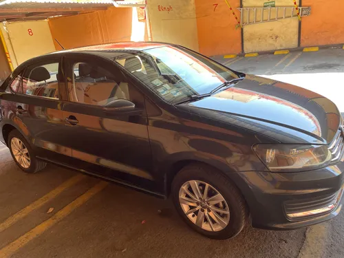 Volkswagen Vento 1.6 Confortline Mt