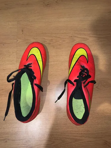 Guayos top nike hypervenom