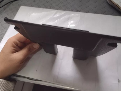 Bisel De Ventilación Columna De Tablero Inferior Mazda B2200 (Usado)