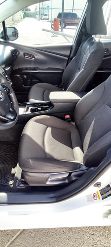 Toyota Prius 1.8 Base Cvt