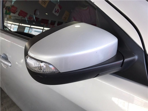 Nissan Versa 1.6 16v Flexstart Sv 4p Xtronic