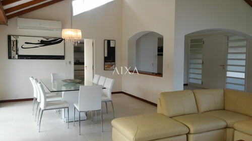 Casa En Punta Del Este, Mansa- Ref: 312