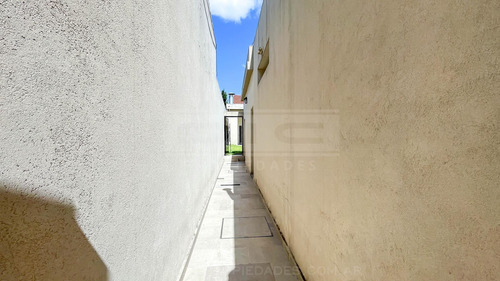 Casa 4 Dormitorios Venta - Boulogne