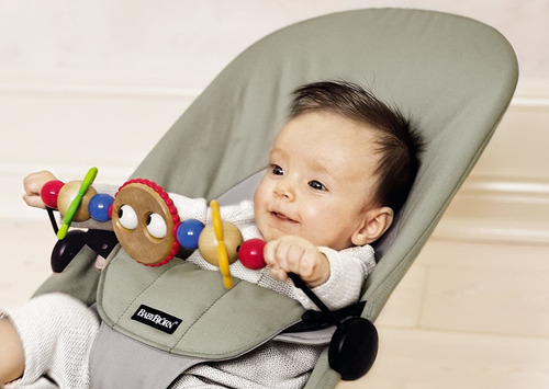 Imagen 3 de 4 de Babybjorn Juguete De Madera Para Bouncer - Ojos Saltones
