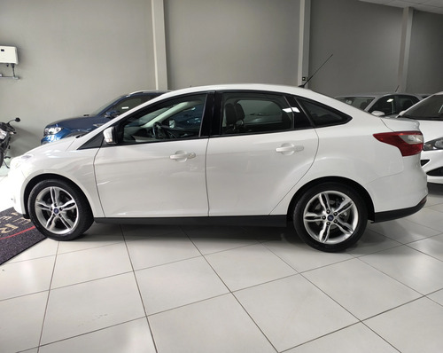 Ford Focus 2.0 SE SEDAN 16V FLEX 4P POWERSHIFT