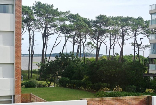 Apartamento 1 Dormitorio En Venta Mansa Punta Del Este (ref: Atm-4492)