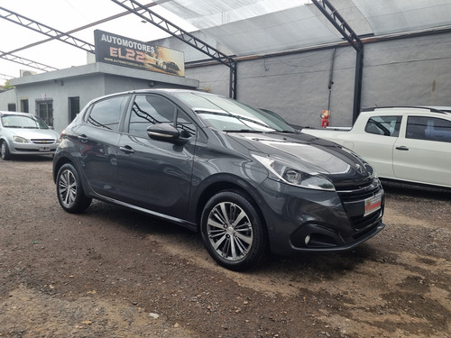Peugeot 208 1.6 Feline