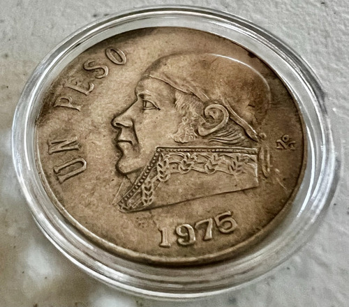 Moneda De 1 Peso Mexicano De 1975 En Excelentes Condiciones