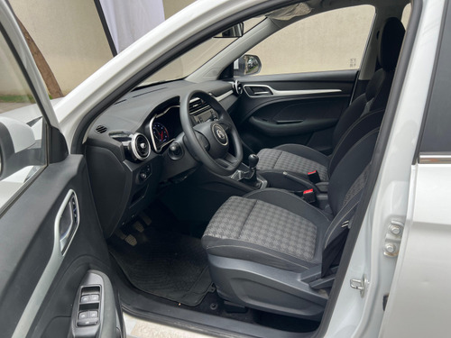 MG Zs STD I.5 MT AC
