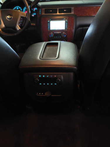 Imagen 7 de 12 de Chevrolet Suburban G Piel Aa Dvd Qc 4x4 At 2012