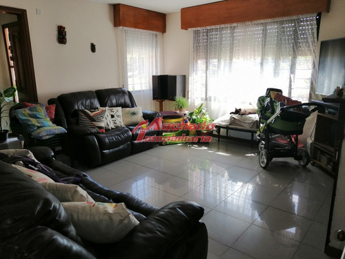 Casa En Zona Cantegril- Ref: 6130