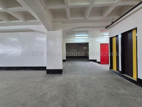 Amplio Local Industrial En Venta. Palo Verde 24-25382 Ec